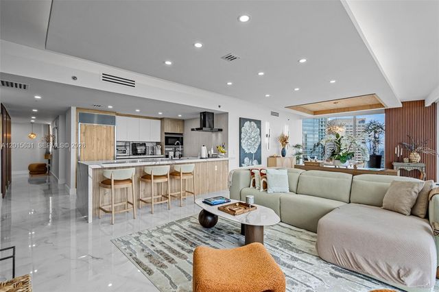 465 Brickell Ave 3301, Miami, FL 33131