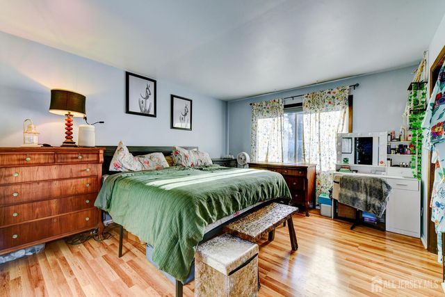 88 Stratton S Street, Piscataway, NJ 08854