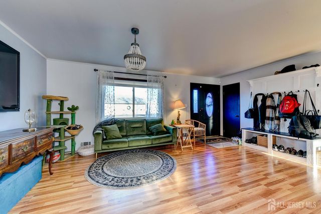 88 Stratton S Street, Piscataway, NJ 08854