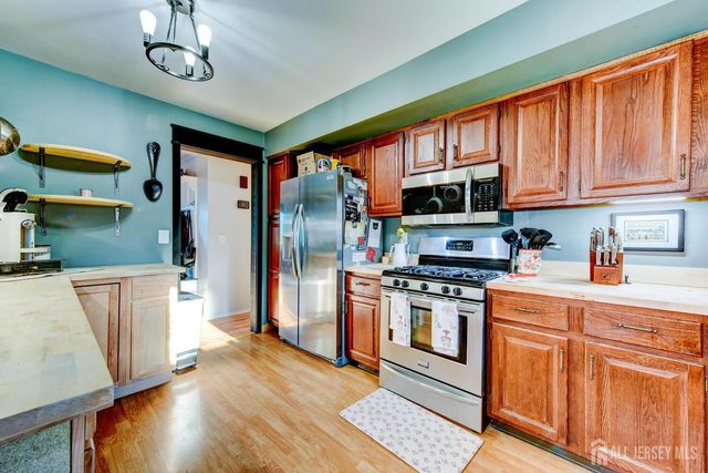 88 Stratton S Street, Piscataway, NJ 08854