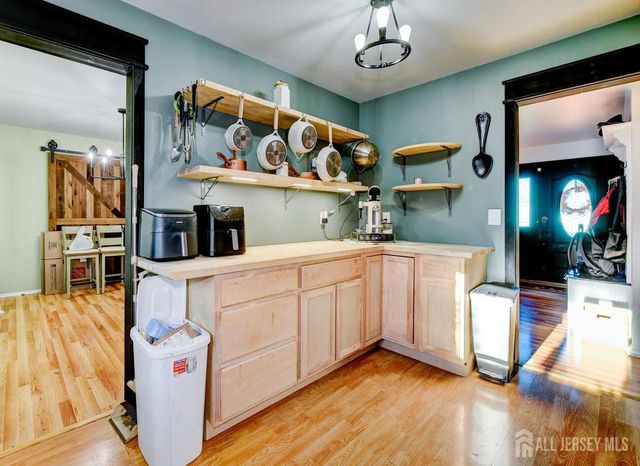 88 Stratton S Street, Piscataway, NJ 08854