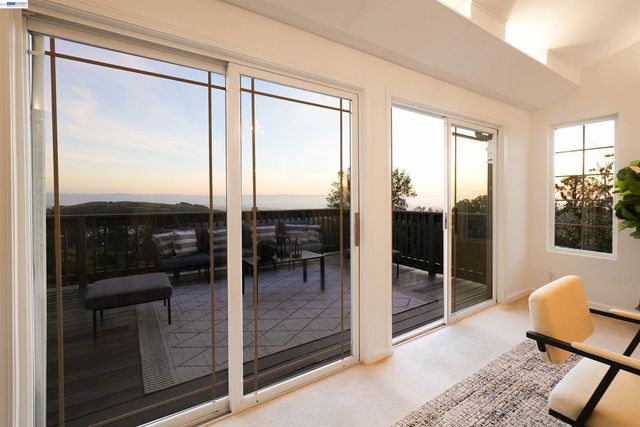 3499 La Mesa Dr, Hayward, CA 94542