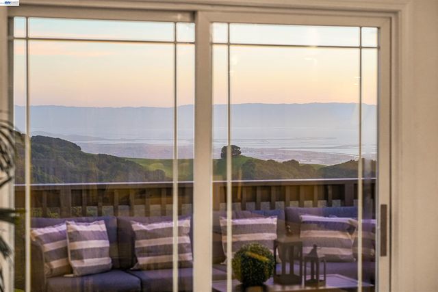 3499 La Mesa Dr, Hayward, CA 94542