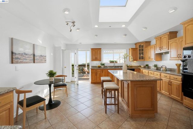 3499 La Mesa Dr, Hayward, CA 94542