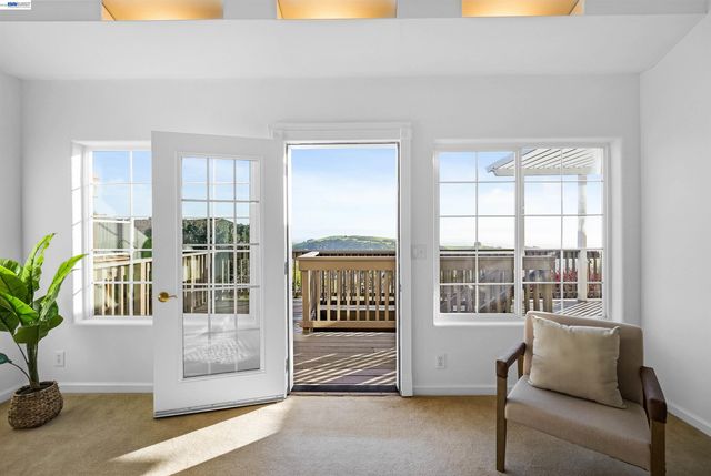 3499 La Mesa Dr, Hayward, CA 94542