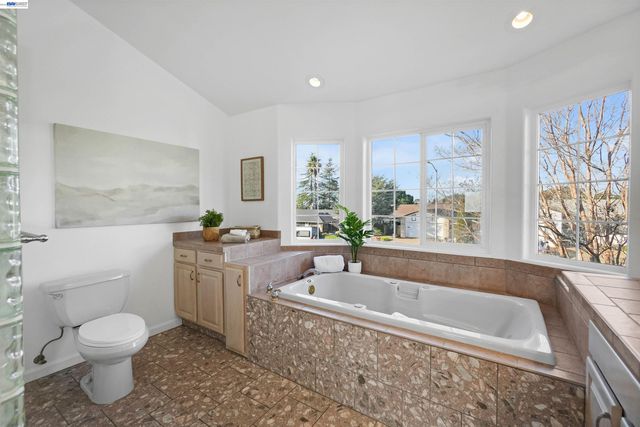 3499 La Mesa Dr, Hayward, CA 94542