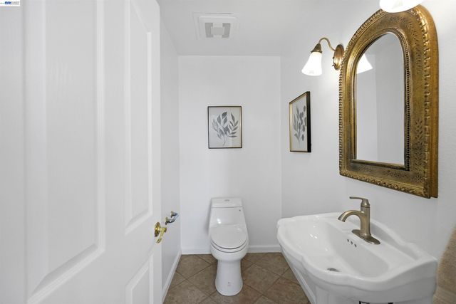 3499 La Mesa Dr, Hayward, CA 94542