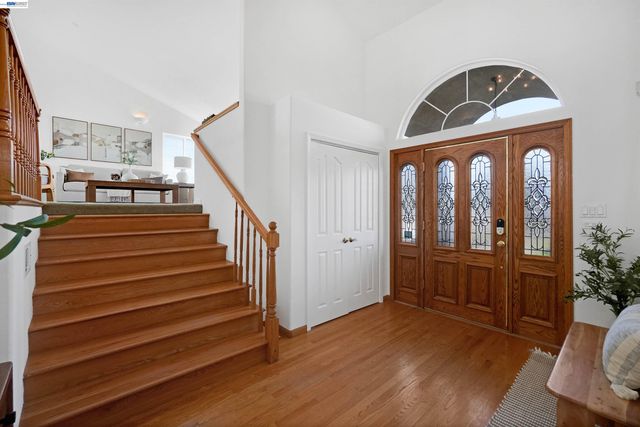 3499 La Mesa Dr, Hayward, CA 94542