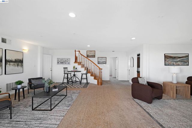 3499 La Mesa Dr, Hayward, CA 94542