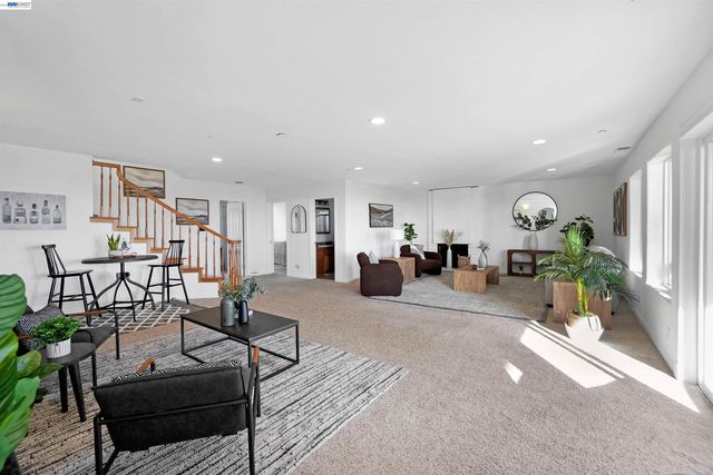 3499 La Mesa Dr, Hayward, CA 94542