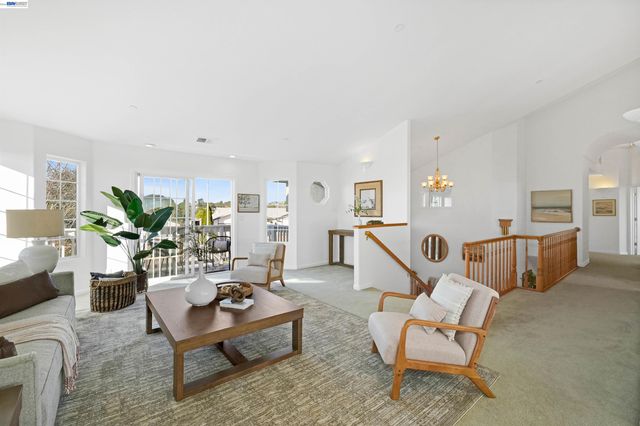 3499 La Mesa Dr, Hayward, CA 94542