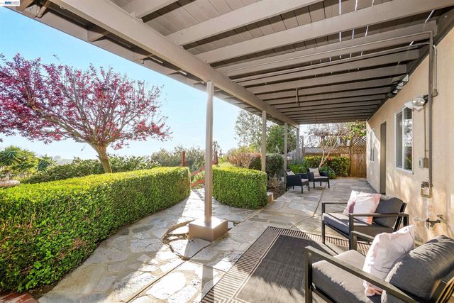 3499 La Mesa Dr, Hayward, CA 94542