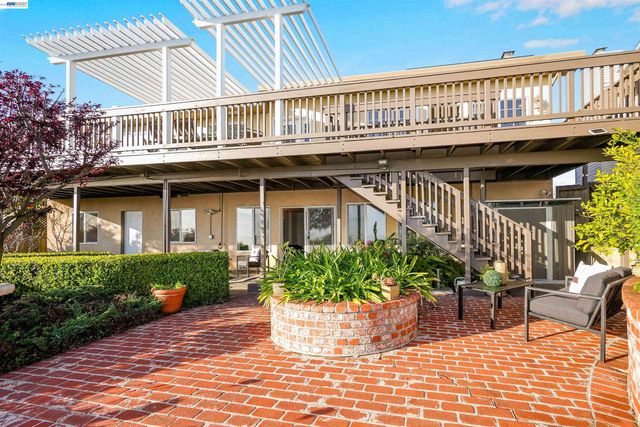 3499 La Mesa Dr, Hayward, CA 94542