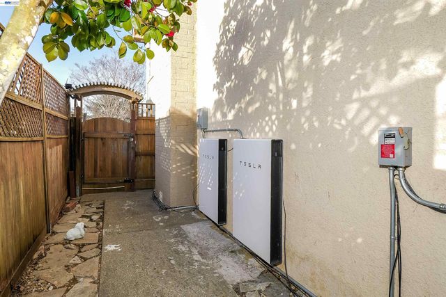 3499 La Mesa Dr, Hayward, CA 94542