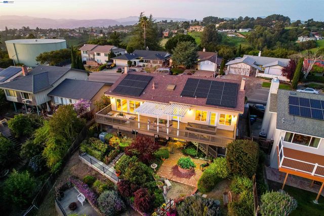 3499 La Mesa Dr, Hayward, CA 94542