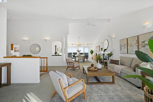 3499 La Mesa Dr, Hayward, CA 94542