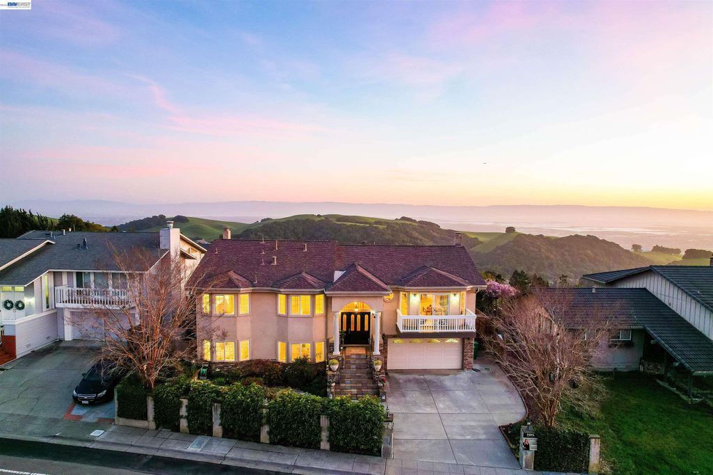 3499 La Mesa Dr, Hayward, CA 94542