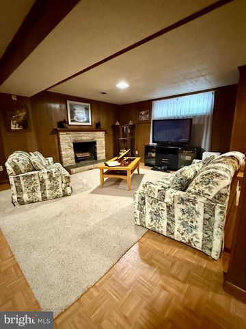 9960 OLD FORT RD, Fort Washington, MD 20744