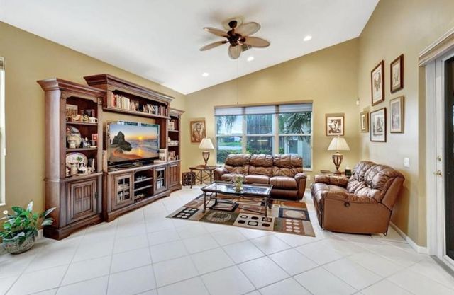 13245 Alhambra Lake Circle, Delray Beach, FL 33446