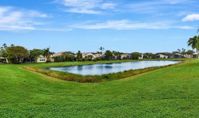 13245 Alhambra Lake Circle, Delray Beach, FL 33446