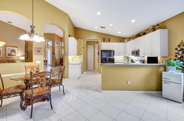 13245 Alhambra Lake Circle, Delray Beach, FL 33446