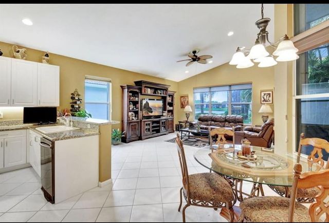 13245 Alhambra Lake Circle, Delray Beach, FL 33446