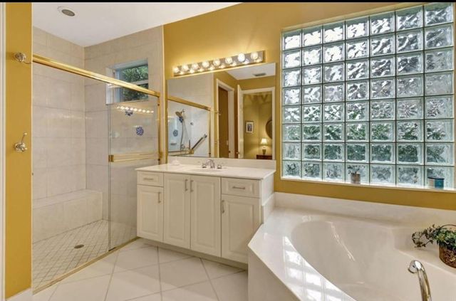 13245 Alhambra Lake Circle, Delray Beach, FL 33446