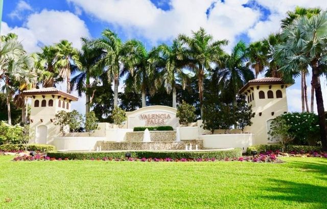 13245 Alhambra Lake Circle, Delray Beach, FL 33446