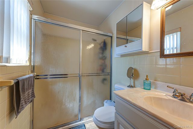 446 N Corona Avenue, Valley Stream, NY 11580
