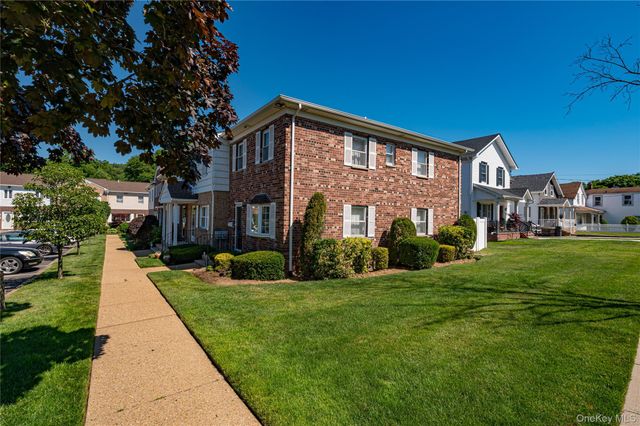 446 N Corona Avenue, Valley Stream, NY 11580