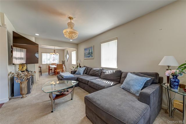 446 N Corona Avenue, Valley Stream, NY 11580