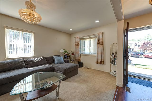 446 N Corona Avenue, Valley Stream, NY 11580