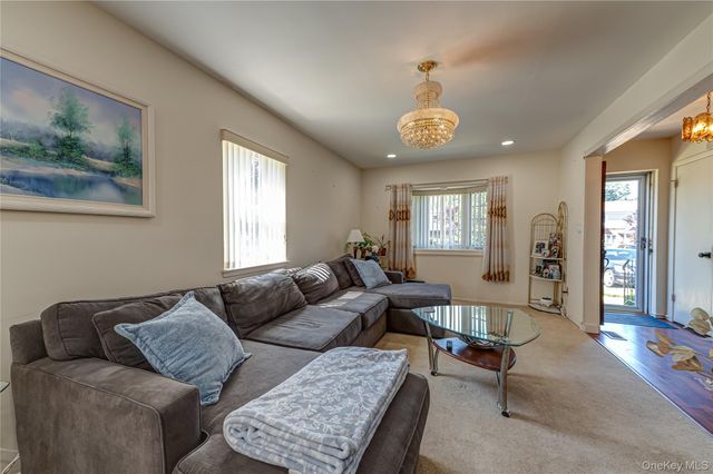 446 N Corona Avenue, Valley Stream, NY 11580