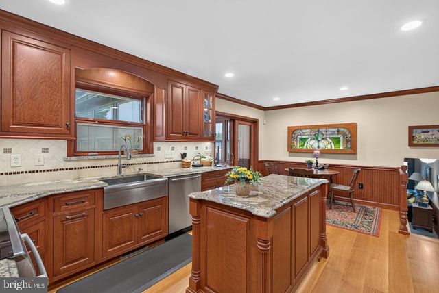 56 N WHISPER LN, New Holland, PA 17557