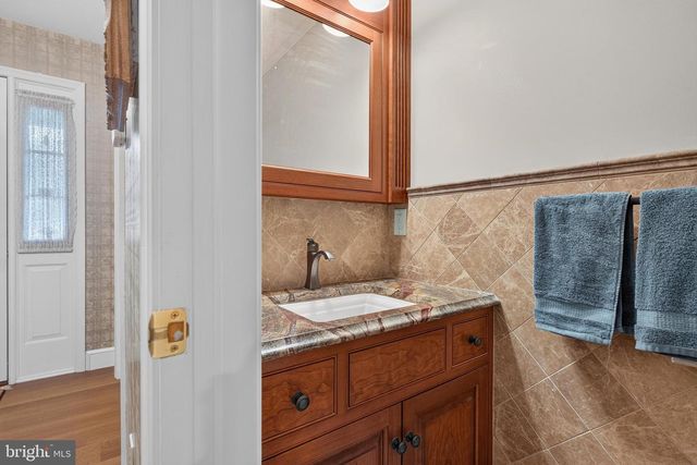 56 N WHISPER LN, New Holland, PA 17557