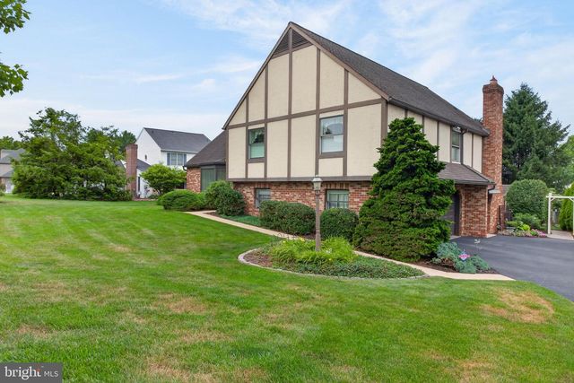 56 N WHISPER LN, New Holland, PA 17557