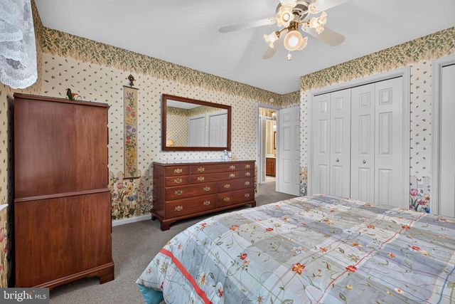 56 N WHISPER LN, New Holland, PA 17557