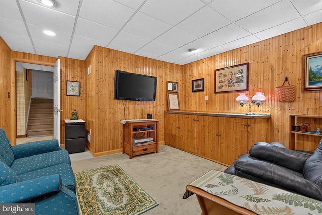 56 N WHISPER LN, New Holland, PA 17557
