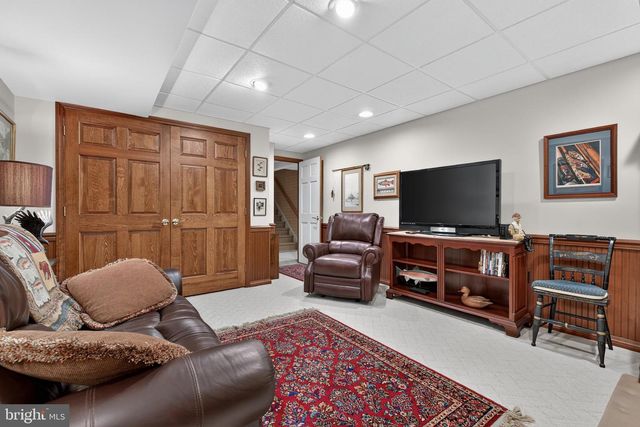 56 N WHISPER LN, New Holland, PA 17557