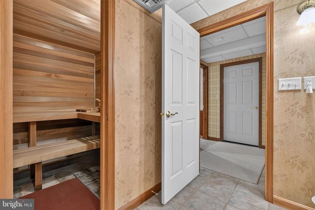 56 N WHISPER LN, New Holland, PA 17557