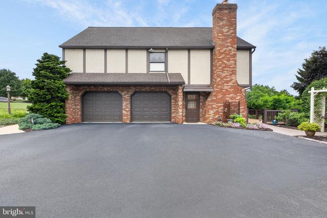 56 N WHISPER LN, New Holland, PA 17557