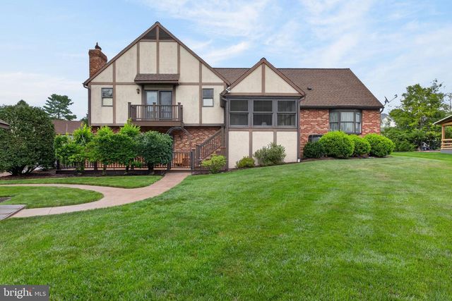 56 N WHISPER LN, New Holland, PA 17557