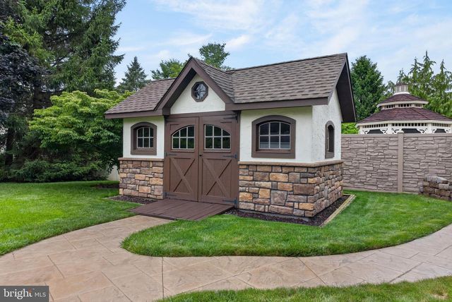 56 N WHISPER LN, New Holland, PA 17557