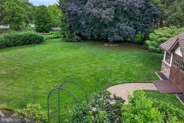 56 N WHISPER LN, New Holland, PA 17557