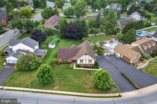 56 N WHISPER LN, New Holland, PA 17557