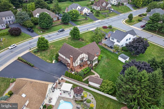56 N WHISPER LN, New Holland, PA 17557