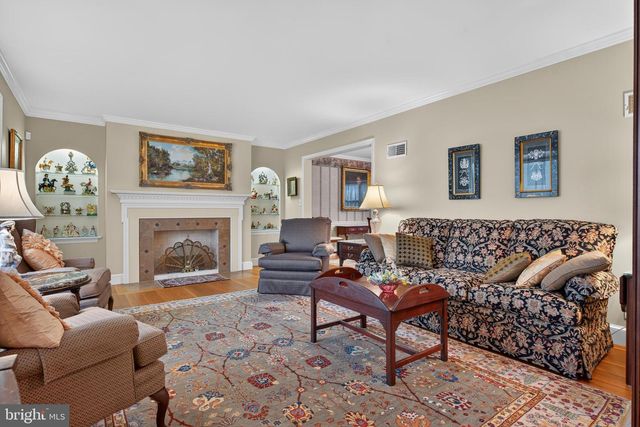 56 N WHISPER LN, New Holland, PA 17557