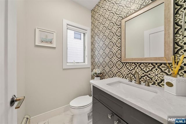 532 6th Street A, Palisades Park, NJ 07650