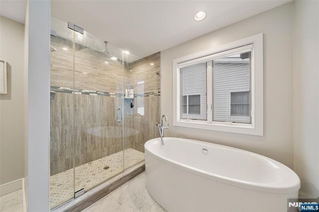 532 6th Street A, Palisades Park, NJ 07650