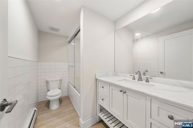 532 6th Street A, Palisades Park, NJ 07650